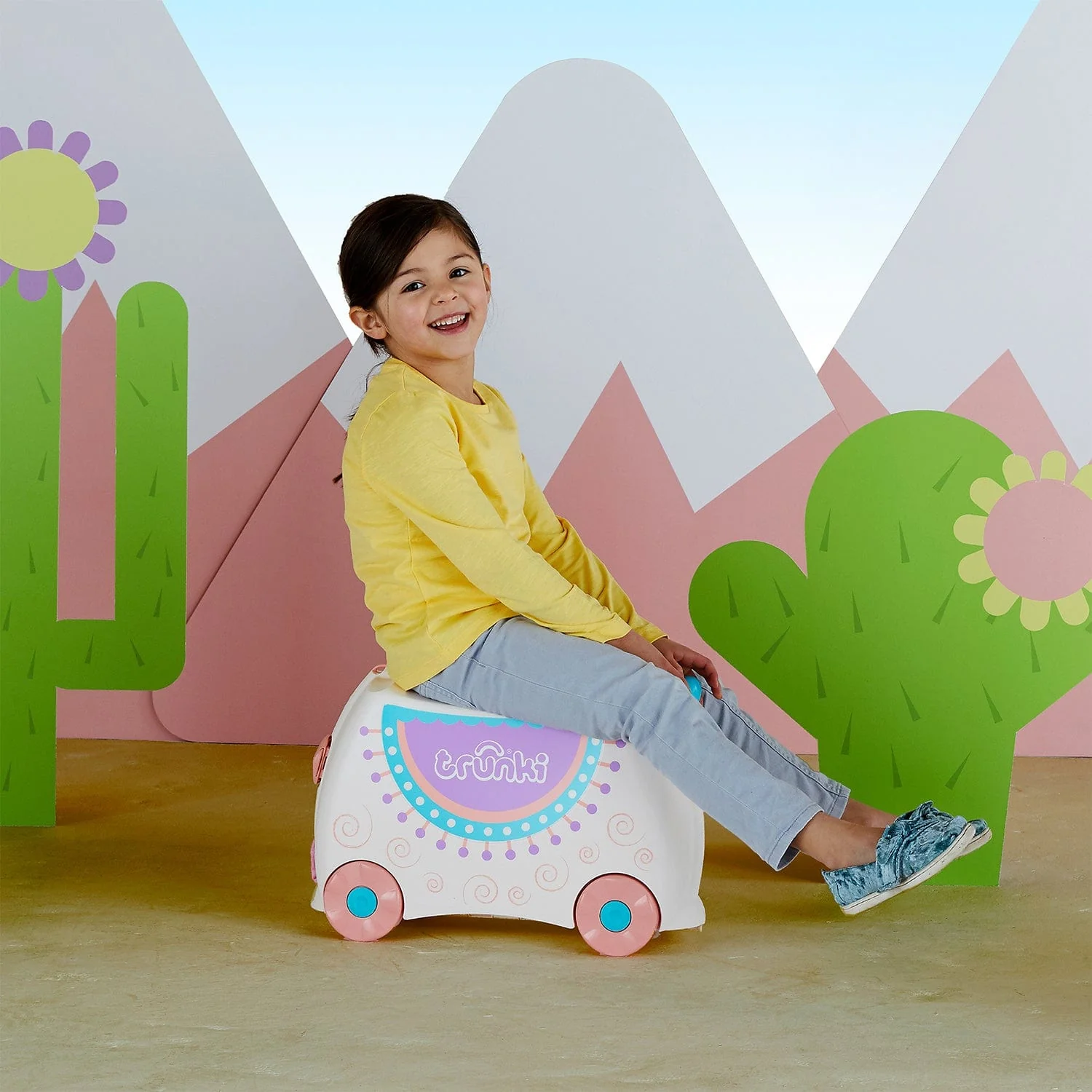 Lola the Llama Trunki - Image 6