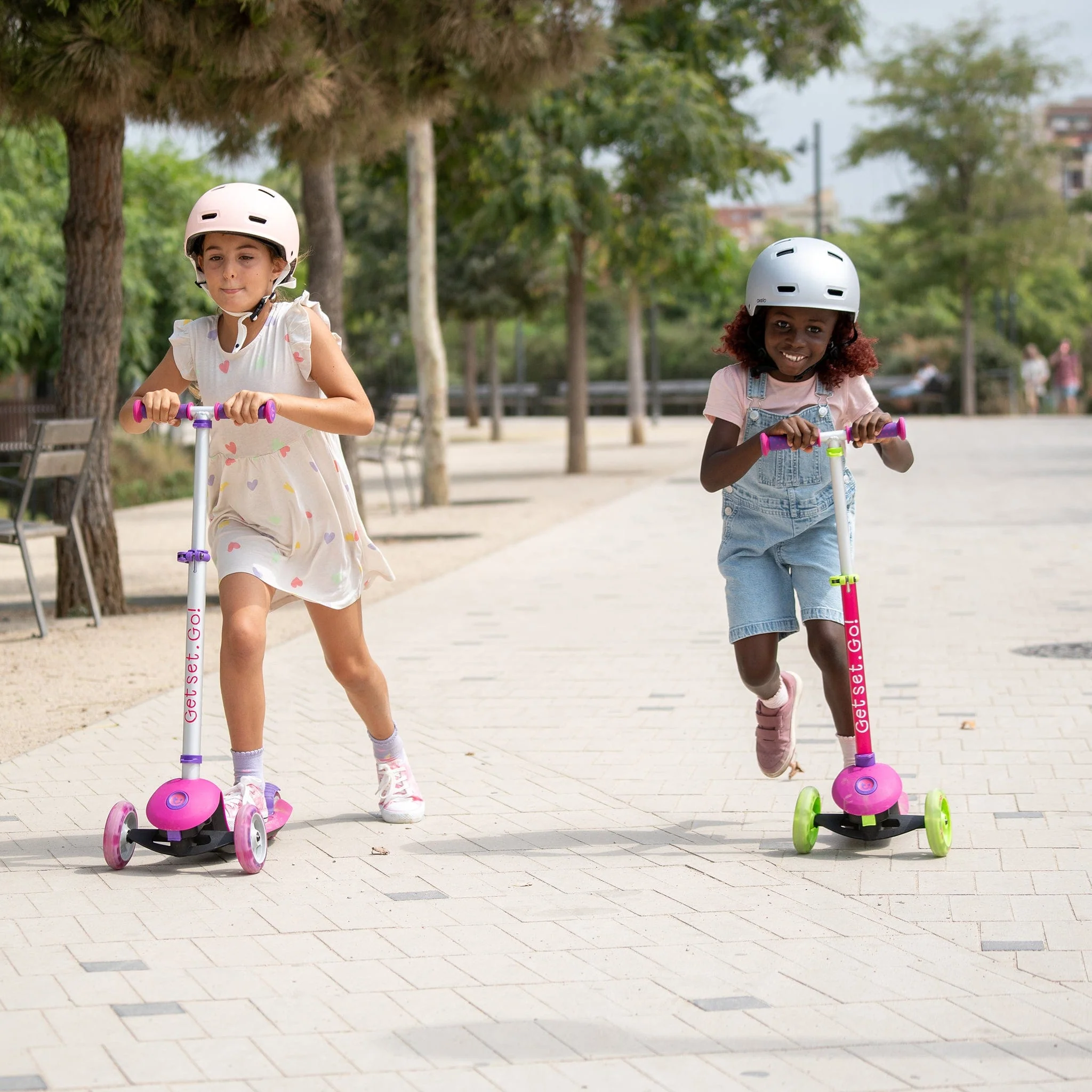 Trunki Folding Scooter - Small - Pink - Image 9